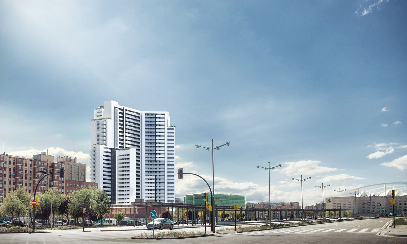 Vista en contrapicado de la torre residencial esbelta contra el cielo